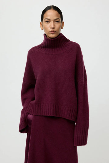 Soft Goat Girlfriend Turtleneck Bordeaux