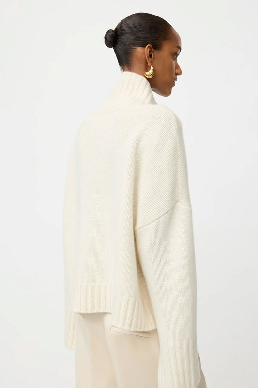 Soft Goat Girlfriend Turtleneck Feather White