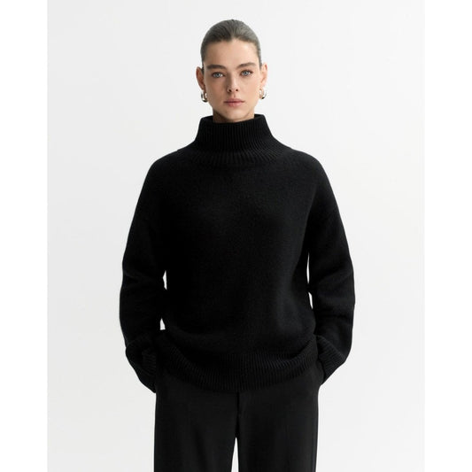 Soft Goat Boyfriend Turtleneck Black