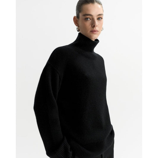 Soft Goat Boyfriend Turtleneck Black